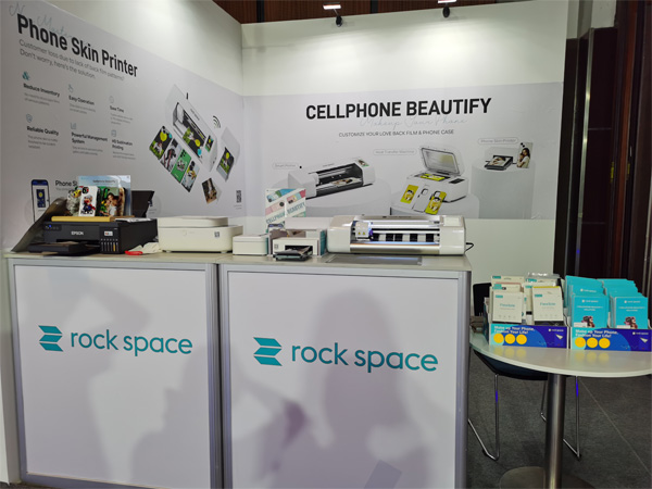 rock-spaces-breakthrough-cellphone-beautify-project-wows-at-gitex-dubai-1.jpg