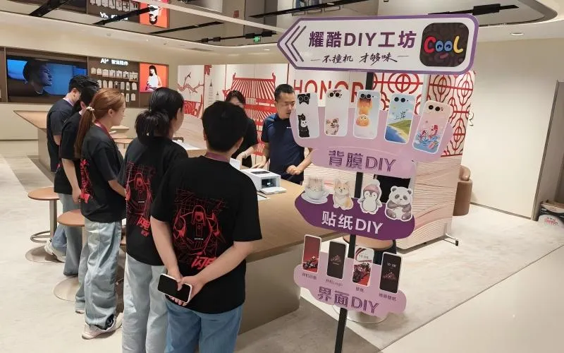 rock space RCL1005 sticker machine in Honor Store for custom sticker service.jpg